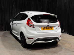 2016 Ford Fiesta 1.6t Ecoboost St-2 Euro 6 3dr in White — image 4
