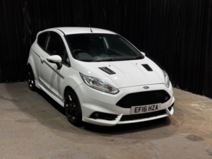 2016 Ford Fiesta 1.6t Ecoboost St-2 Euro 6 3dr in White — image 5