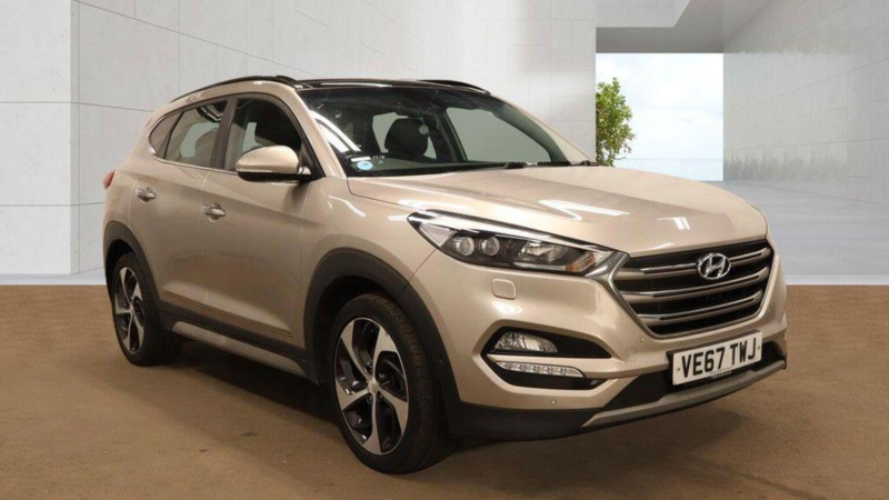 2017 Hyundai Tucson 1.7 Crdi Blue Drive Premium Se Dct Euro 6 (s/s) 5dr in White — image 1