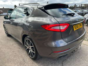 2016 Maserati Levante 3.0 D V6 in Grey — image 3