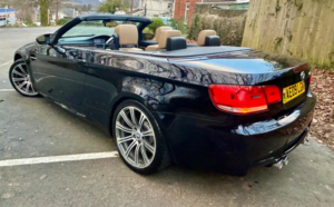 2009 BMW M3 4.0 M3*8k Extras-18stamps-Hpiclear-2keys-Edc**stunning Investment** in Black — image 4