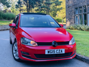 2015 Volkswagen Golf 2.0 Tdi Bluemotion Tech Gt in Red — image 2