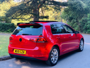 2015 Volkswagen Golf 2.0 Tdi Bluemotion Tech Gt in Red — image 4