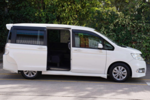 2011 Honda Stepwagon 2.0 Spada Z 5dr 8 Seats in White — image 3