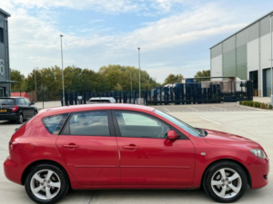 2004 Mazda Mazda3 1.6 Ts2 5dr in Red — image 4