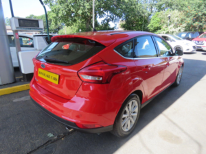 2017 Ford Focus 2.0 Tdci Titanium Euro 6 (s/s) 5dr in Red — image 5