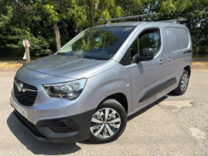 2020 Vauxhall Combo 1.5 Turbo D 2000 Edition Auto L1 H1 Euro 6 (s/s) 4dr in Grey — image 3