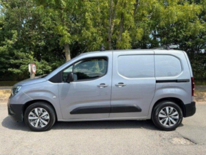 2020 Vauxhall Combo 1.5 Turbo D 2000 Edition Auto L1 H1 Euro 6 (s/s) 4dr in Grey — image 4
