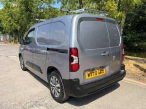 2020 Vauxhall Combo 1.5 Turbo D 2000 Edition Auto L1 H1 Euro 6 (s/s) 4dr in Grey — image 5