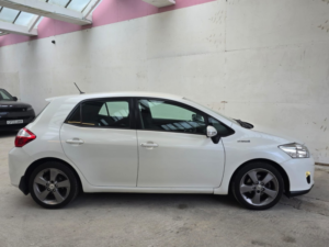 2012 Toyota Auris 1.8 Vvt-H T4 in White — image 2