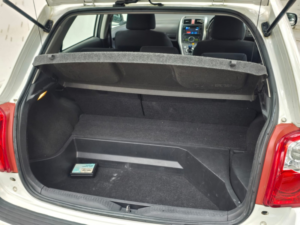 2012 Toyota Auris 1.8 Vvt-H T4 in White — image 3