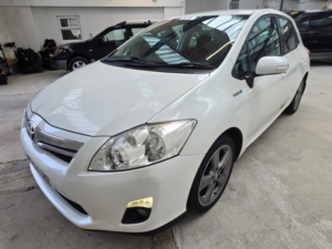 2012 Toyota Auris 1.8 Vvt-H T4 in White — image 6