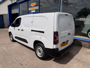2023 Peugeot Partner 1.5 Bluehdi 950 Professional Premium + Long Panel Van 6dr Diesel Manual Lwb Euro 6 100 Bhp in White — image 4