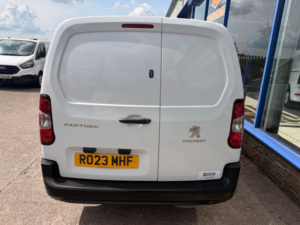 2023 Peugeot Partner 1.5 Bluehdi 950 Professional Premium + Long Panel Van 6dr Diesel Manual Lwb Euro 6 100 Bhp in White — image 5