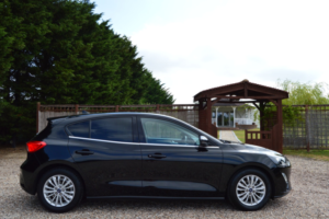 2020 Ford Focus 1.0 T Ecoboost Titanium in Black — image 6