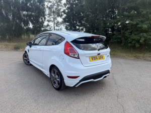 2014 Ford Fiesta 1.6 T Ecoboost St-2 in White — image 3