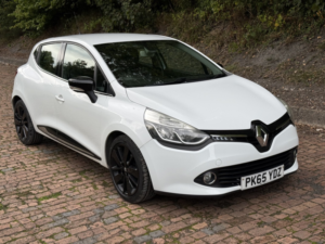 2015 Renault Clio 1.5 Dynamique S Nav Dci 90 in White — image 4