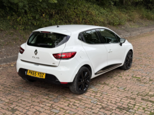 2015 Renault Clio 1.5 Dynamique S Nav Dci 90 in White — image 6
