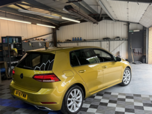 2018 Volkswagen Golf 1.5 Tsi Evo Gt in Yellow — image 3