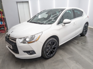 2014 Citroen Ds4 2.0 Hdi Dstyle Hatchback 5dr Diesel Manual Euro 5 (135 Ps) in White — image 4