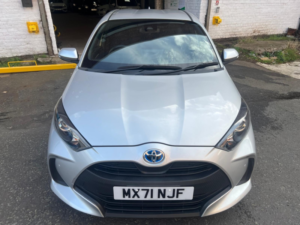 2021 Toyota Yaris 1.5 Petrol Hybrid in Silver — image 2