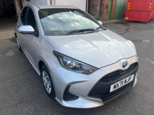 2021 Toyota Yaris 1.5 Petrol Hybrid in Silver — image 3