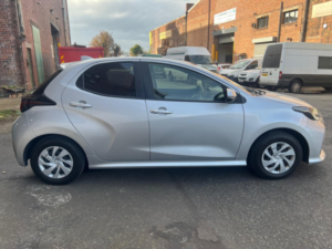 2021 Toyota Yaris 1.5 Petrol Hybrid in Silver — image 4