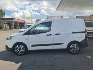2022 Ford Transit Courier Courier 1.5 Tdci Leader in Blue — image 5