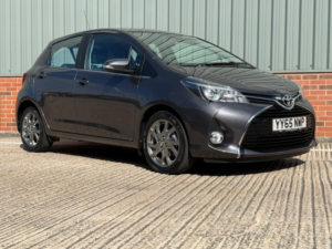 2015 Toyota Yaris 1.33 Dual Vvt-I Excel Multidrive S Euro 5 5dr Euro 5 in Grey — image 5