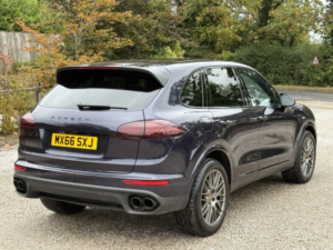 2016 Porsche Cayenne 3.6 in Blue — image 3