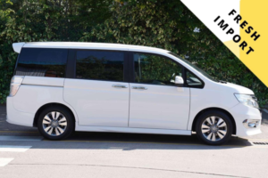 2015 Honda Stepwagon 2.0 Spada Z 5dr 8 Seats in White — image 2