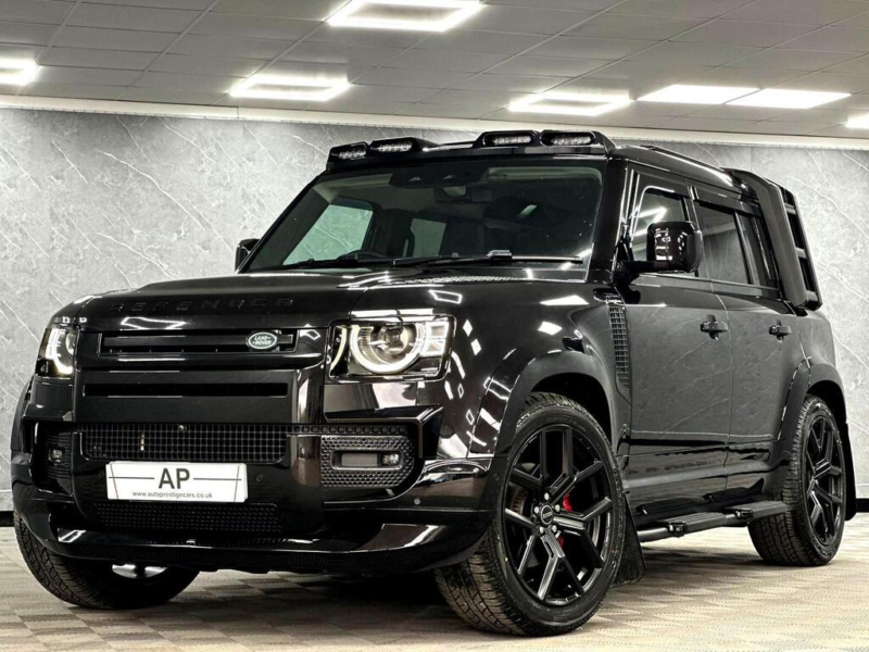 2025 Land Rover Defender 110 3.0 D250 Mhev X-Dynamic Se Auto 4WD Euro 6 (s/s) 5dr in Black — image 1