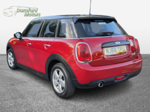 2016 MINI Hatch 1.5 5-Door Hatch Cooper in Red — image 6