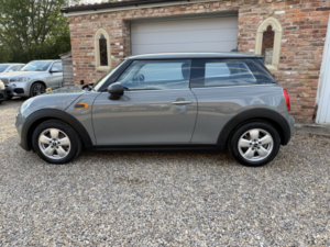 2017 MINI Hatch 1.2 One 3-Door Hatch in Grey — image 4