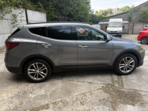 2017 Hyundai Santa Fe 2.2 Santa Fe 7-St 2.2 Prm Se Bd A/t My16 in Silver — image 3