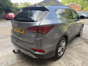 2017 Hyundai Santa Fe 2.2 Santa Fe 7-St 2.2 Prm Se Bd A/t My16 in Silver — image 5