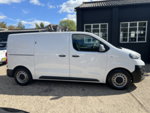 2022 Peugeot Expert 1.5 Bluehdi 1000 Professional Premium in White — image 6
