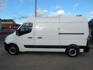 2020 Renault Master 2.3 Dci Mm35 Fwd Mwb L2h2 Euro 6 in White — image 4