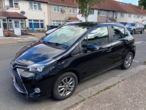2015 Toyota Yaris 1.33 Dual Vvt-I Icon Euro 5 5dr Euro 5 in Black — image 2