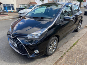 2015 Toyota Yaris 1.33 Dual Vvt-I Icon Euro 5 5dr Euro 5 in Black — image 3