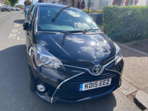 2015 Toyota Yaris 1.33 Dual Vvt-I Icon Euro 5 5dr Euro 5 in Black — image 4