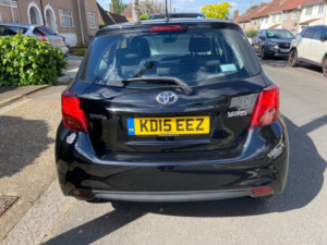 2015 Toyota Yaris 1.33 Dual Vvt-I Icon Euro 5 5dr Euro 5 in Black — image 5