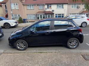 2015 Toyota Yaris 1.33 Dual Vvt-I Icon Euro 5 5dr Euro 5 in Black — image 6