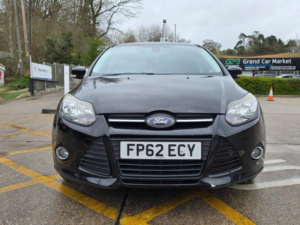 2012 Ford Focus 1.6 Tdci Zetec Euro 5 (s/s) 5dr in Black — image 2