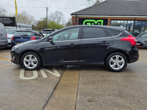 2012 Ford Focus 1.6 Tdci Zetec Euro 5 (s/s) 5dr in Black — image 6