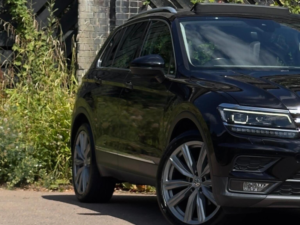 2017 Volkswagen Tiguan 2.0 Tdi Bluemotion Tech Sel DSG 4motion Euro 6 (s/s) 5dr in Black — image 2