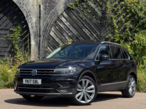 2017 Volkswagen Tiguan 2.0 Tdi Bluemotion Tech Sel DSG 4motion Euro 6 (s/s) 5dr in Black — image 3
