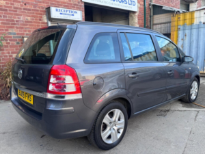 2009 Vauxhall Zafira 1.9 Cdti Exclusiv Auto Euro 4 5dr in Grey — image 2