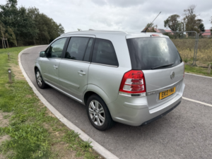 2013 Vauxhall Zafira 1.6 16v Design in Silver — image 4