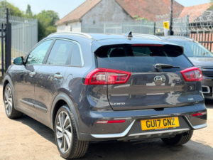 2017 Kia Niro 1.6h Gdi First Edition Dct Euro 6 (s/s) 5dr in Grey — image 4